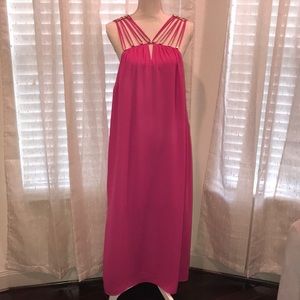 Gianni Bini V-Neck Strappy Dress 🌸